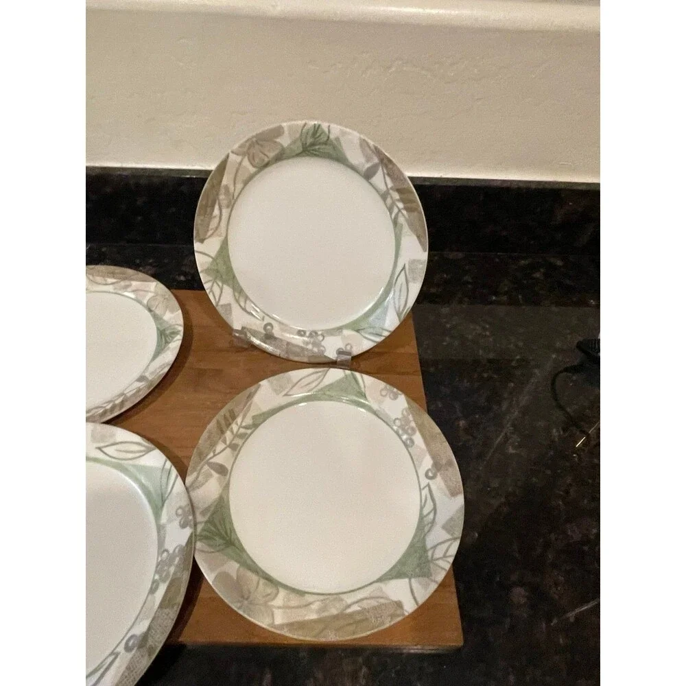 4 Corelle Textured Leaves patterned lunch plates